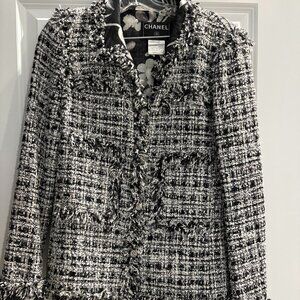 Authentic CHANEL 04P Fringe Texture Boucle Jacket Size 40/6